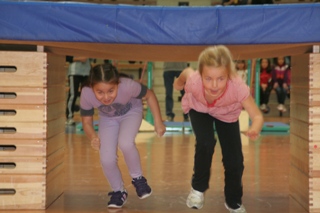 Tunnel beim Hindernisparcours Tunnel beim Hindernisparcours