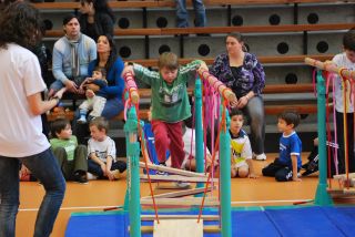 Hindernisparcours mit H&auml;ngebr&uuml;cke