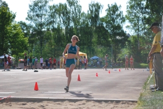 Paule beim Weitsprung Paule beim Weitsprung