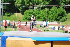 KDH beim Stabhoch KDH beim Stabhoch