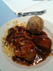 Schweineroulade in Speckmantel Schweineroulade in Speckmantel